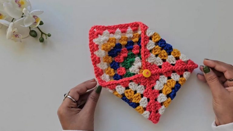 How to Crochet Quick and Easy Granny Square Pouch