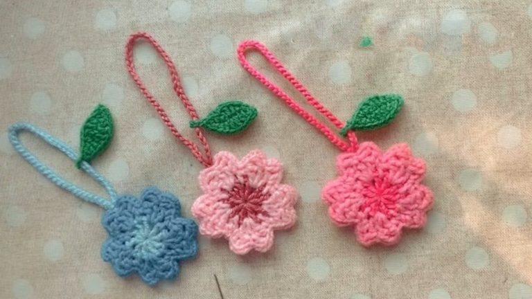 How to Crochet Sakura Flower Keychain for Beginners