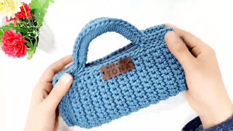 How to Crochet Clutch Wallet With 2 Zippers And Short Handle