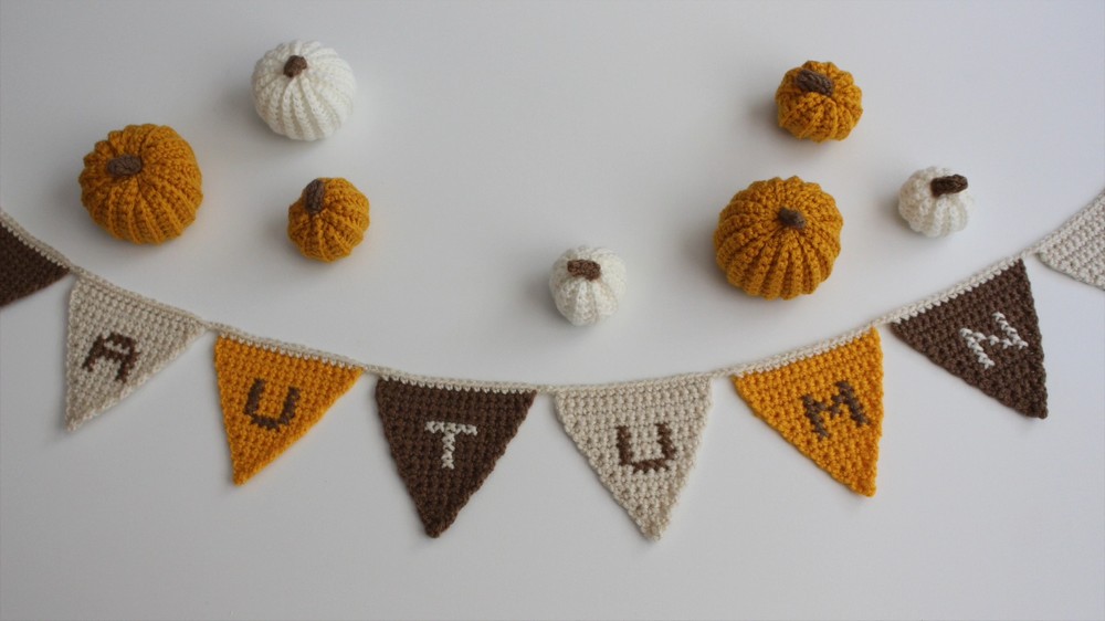 How to Crochet Bunting with Cross-Stitch Letters 1