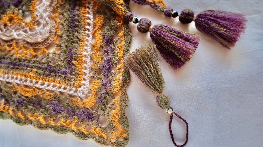 How to Crochet Detachable Tassels 2