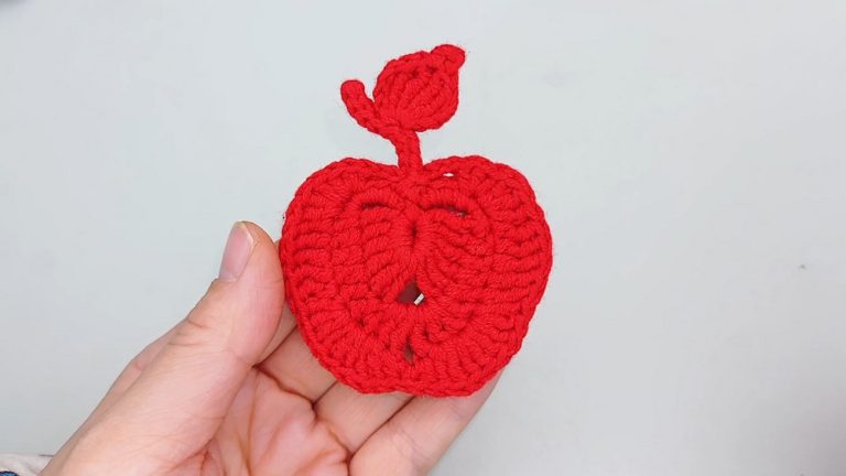 How to Crochet A Flat Little Apple Keychain for Beginners