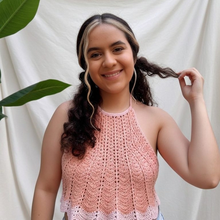 Unique Crochet Cropped Blouse Pattern with Eye Catching Outfit