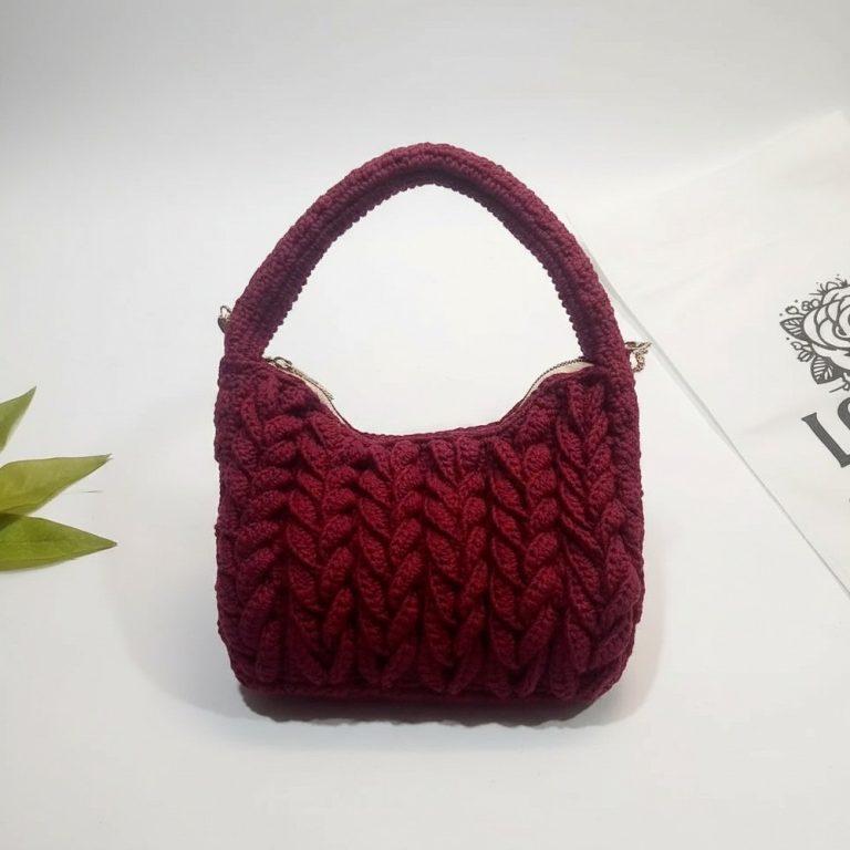 Simple Free Crochet Bag Pattern for Fashionable Storage