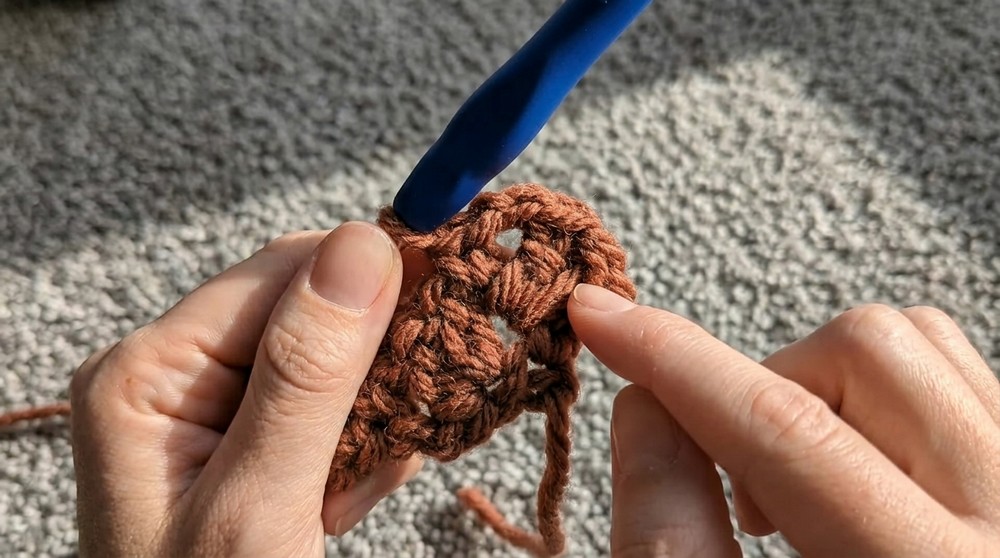 Chunky One-Row Repeat Crochet Blanket Tutorial 4