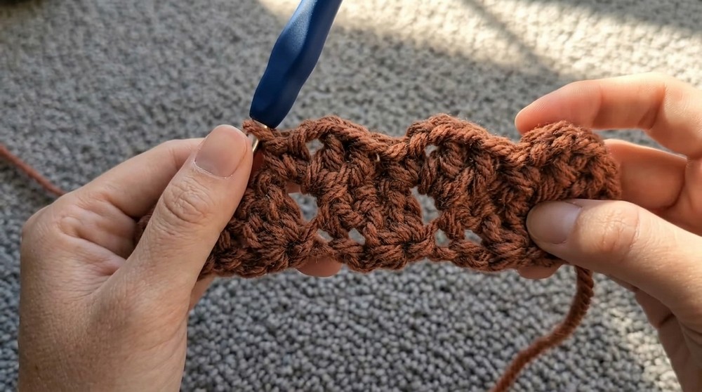 Chunky One-Row Repeat Crochet Blanket Tutorial 5