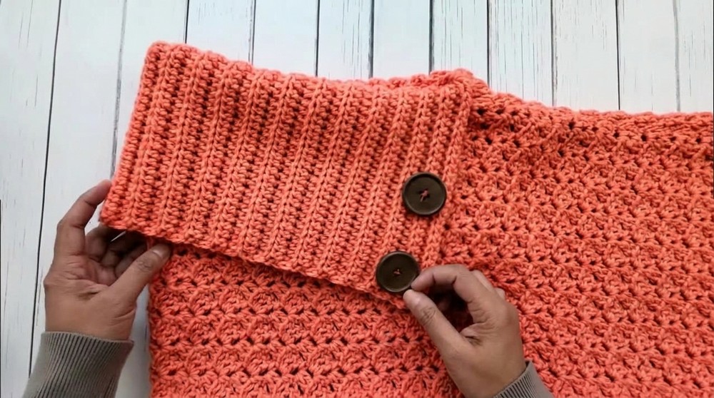Crochet Poncho with Collar 10
