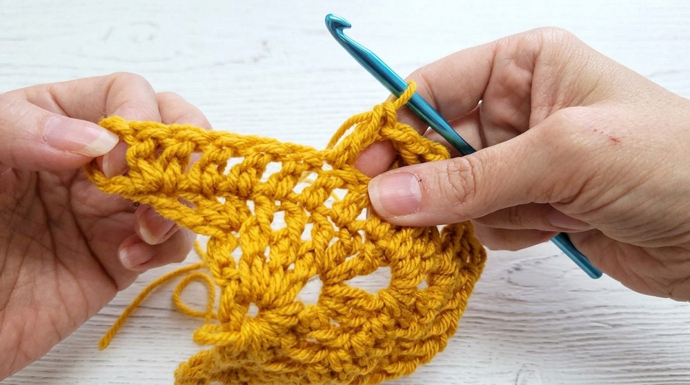 Crochet Quick Easy Shawl - Wonderwall Shawl 4