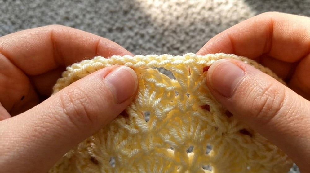 Crochet Shell Stitch Baby Blanket in the Round 5