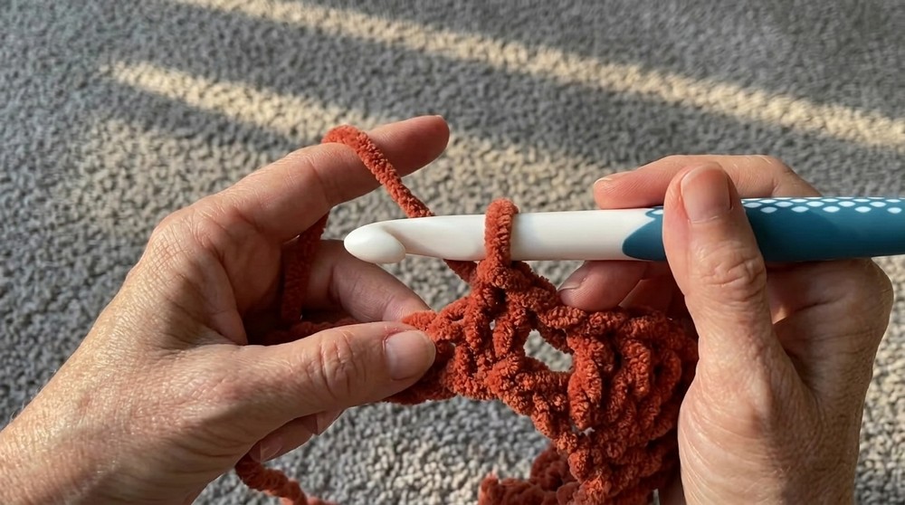 Crochet This Chunky Blanket in ONE DAY! Beginner Friendly Pattern 4