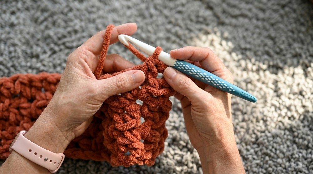 Crochet This Chunky Blanket in ONE DAY! Beginner Friendly Pattern 6