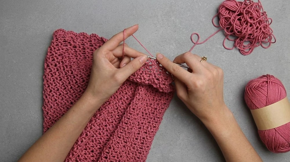 Crochet summer mesh top tutorial 5