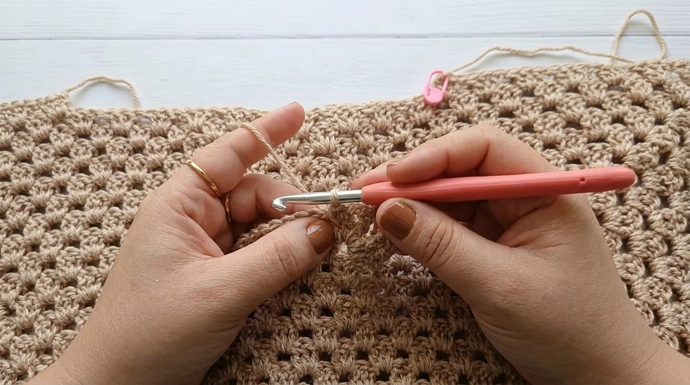 Crochet sweater with 2 granny squares - All sizes 3
