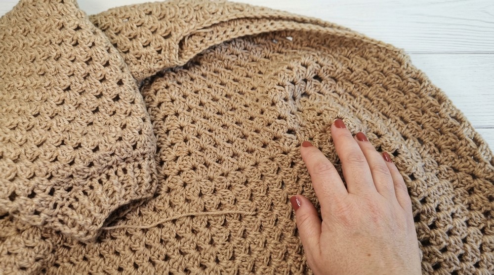 Crochet sweater with 2 granny squares - All sizes 5