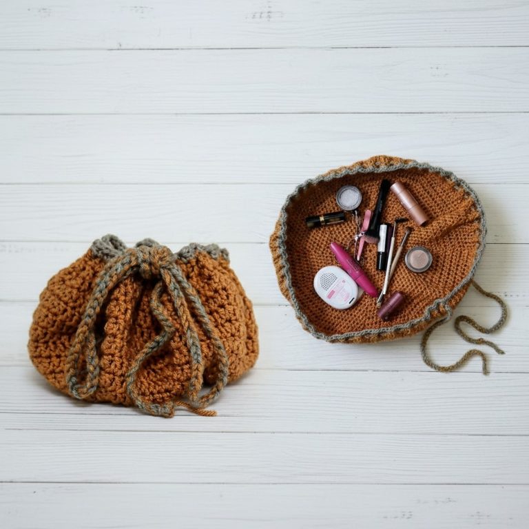 Free Crochet Drawstring Makeup Bag Pattern for Travel Essentials