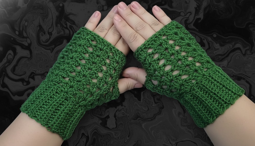 How to Crochet Mittens – Easy and Without Increases 2