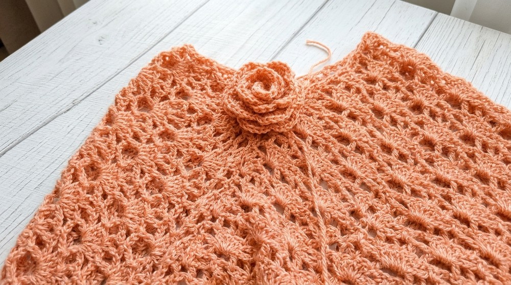 How to Crochet a Roses Lace Poncho 8