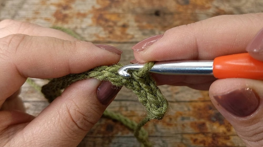 How to crochet mittens – With a rectangle 4