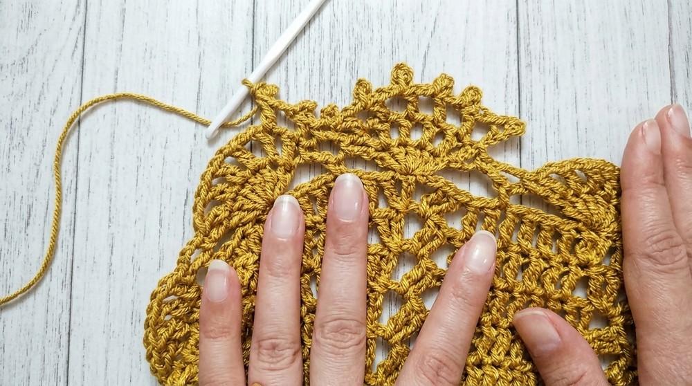 easy crochet poncho tutorial (subtitles available) 5