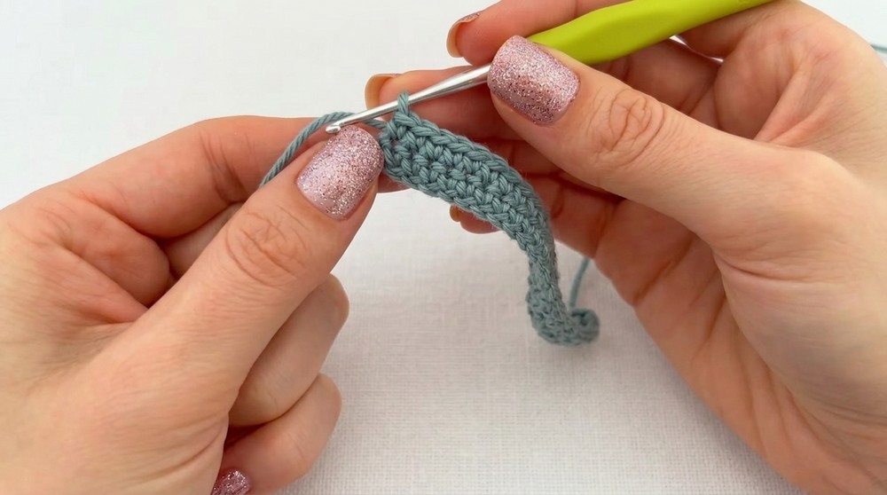 CROCHET BABY SNEAKER 4