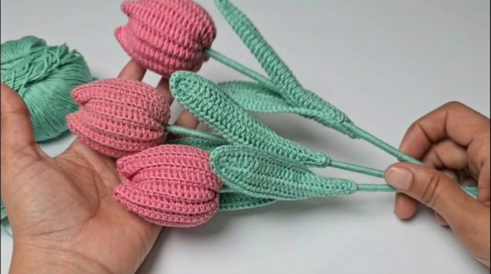 Crochet Tulip Flower Easy DIY Bouquet Gift Tutorial 2