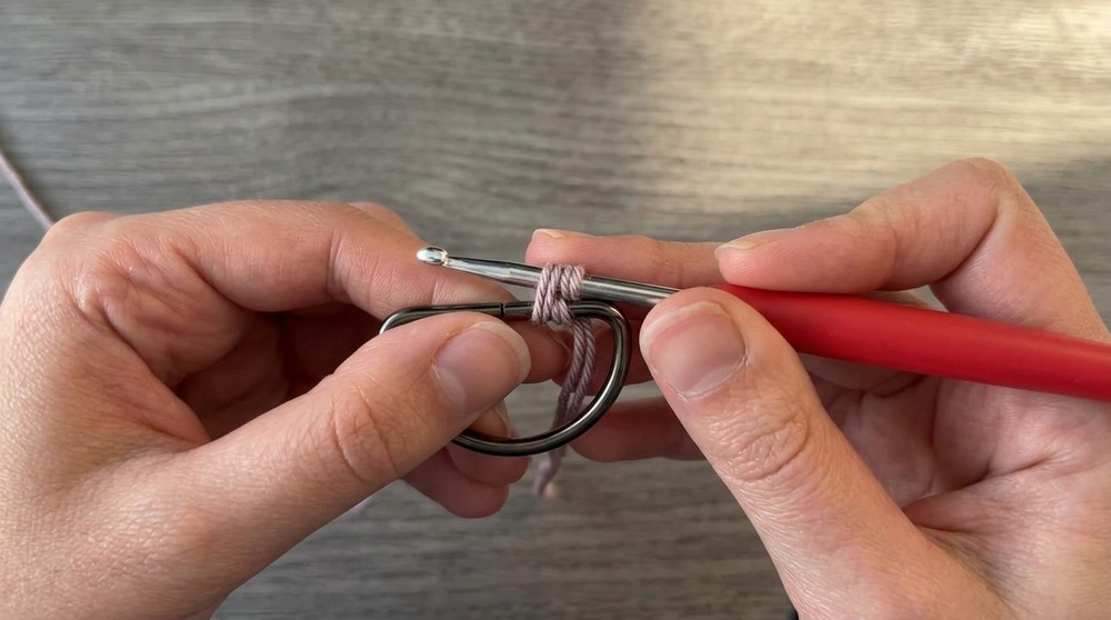 Easy Crochet Keychain Strap Tutorial LuluLemon inspired crochet strap tutorial - beginner friendly 3