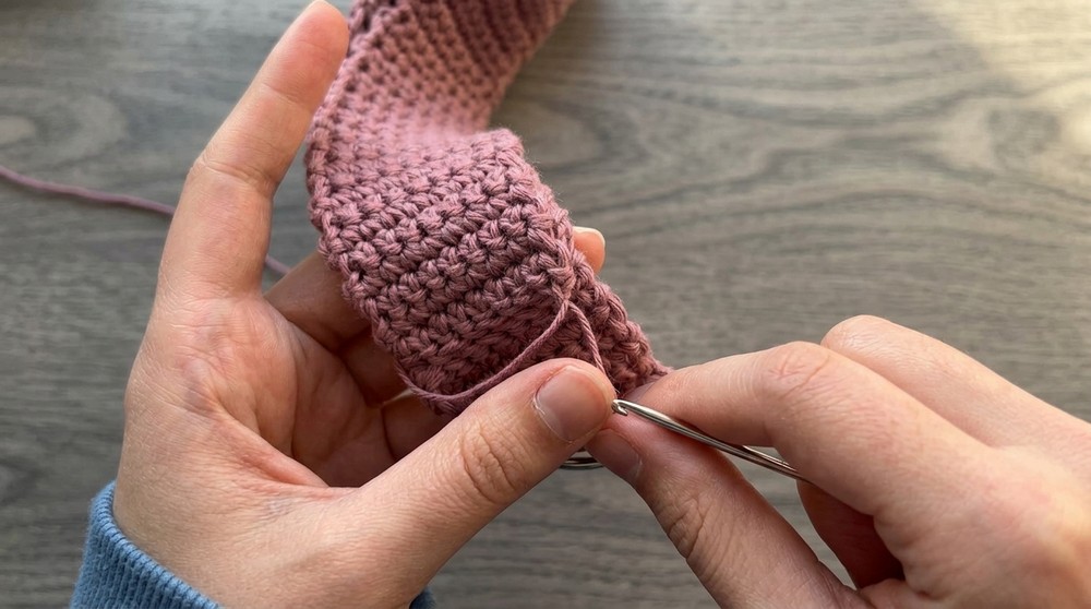 Easy Crochet Keychain Strap Tutorial LuluLemon inspired crochet strap tutorial - beginner friendly 5