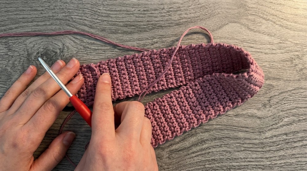 Easy Crochet Keychain Strap Tutorial LuluLemon inspired crochet strap tutorial - beginner friendly 6