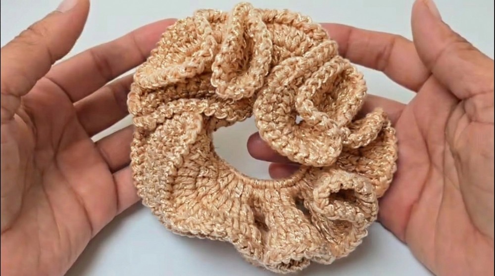 Easy Crochet Scrunchie The Perfect Handmade Gift 7