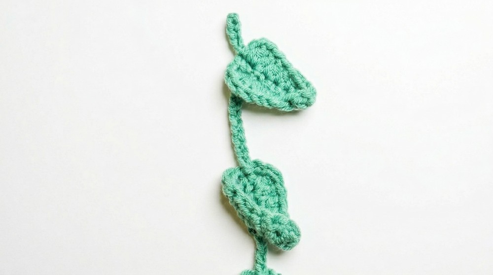 How to Crochet Hanging Plant Vines and Leaves 2