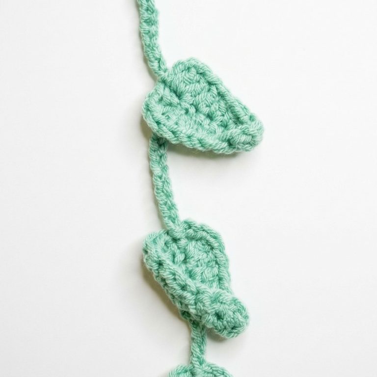 How to Crochet Hanging Plant Vines and Leaves 8