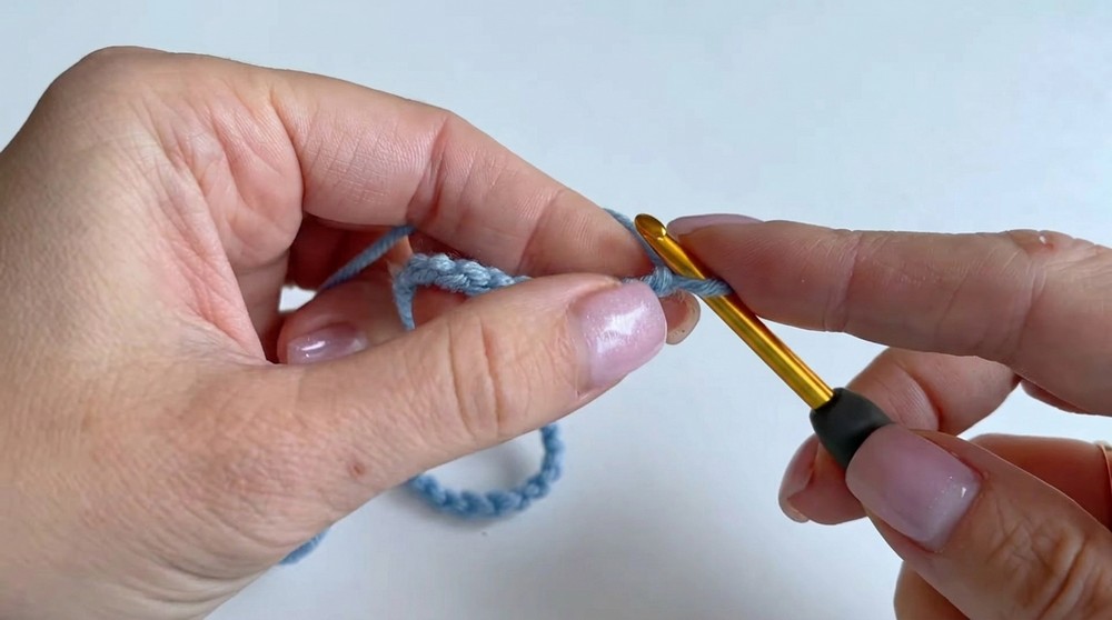 How to Crochet a Baby Hat Step by Step Learn in 3-Minute Video 3