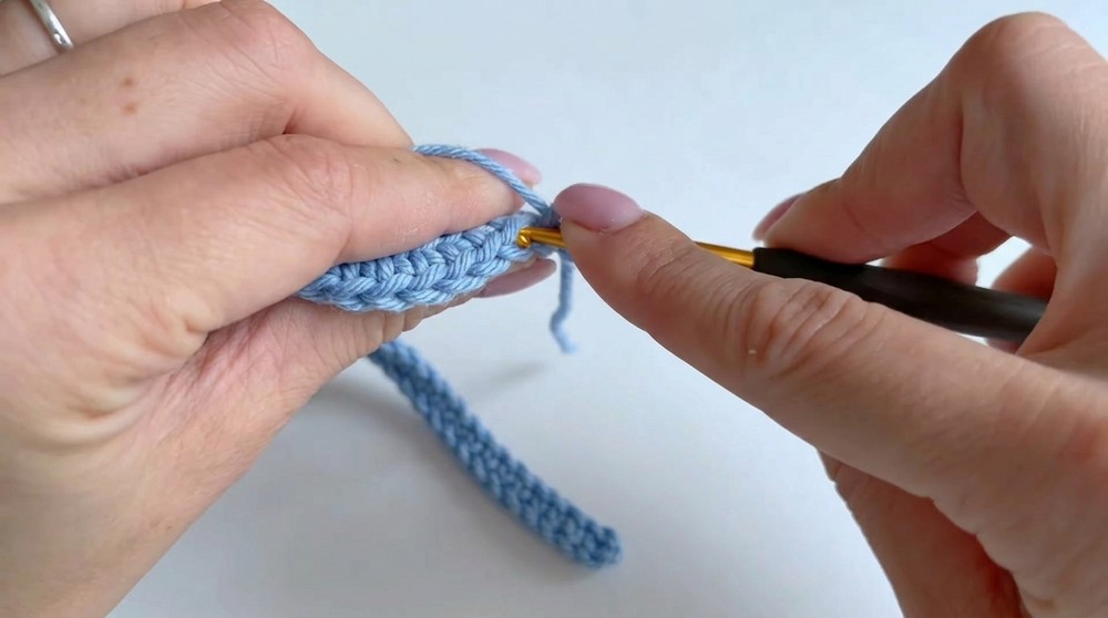 How to Crochet a Baby Hat Step by Step Learn in 3-Minute Video 4