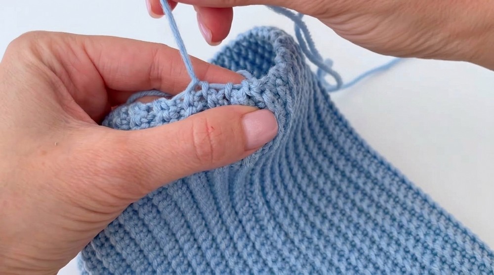 How to Crochet a Baby Hat Step by Step Learn in 3-Minute Video 5