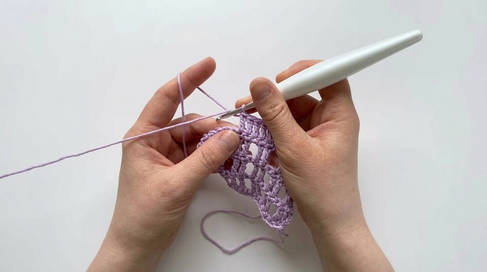Summer Crochet Top Pattern - Eyelet Lace Tee Tutorial 4