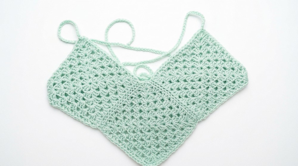 Triple Granny Square Top Crochet Tutorial 7