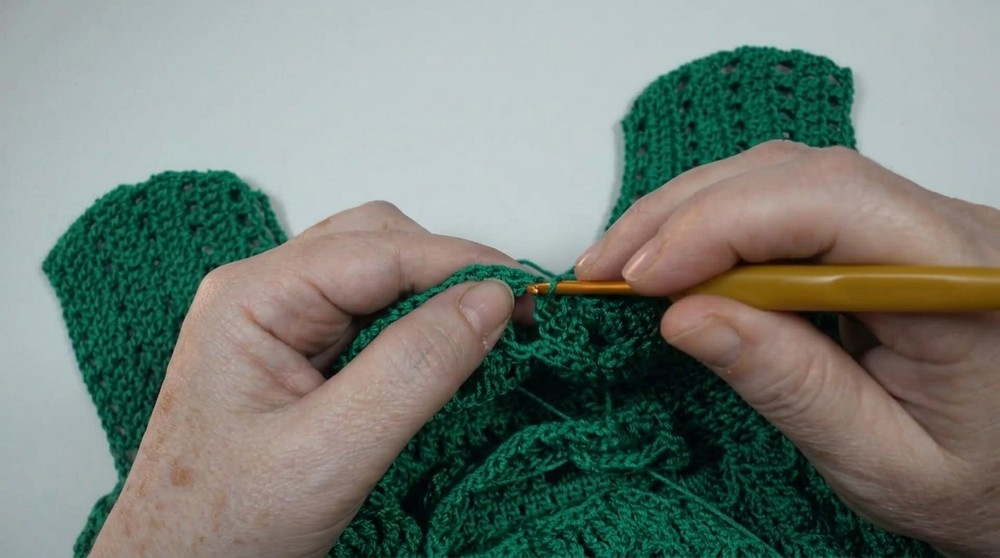 Very easy crochet bolero or torera for girls to match with a dress 4