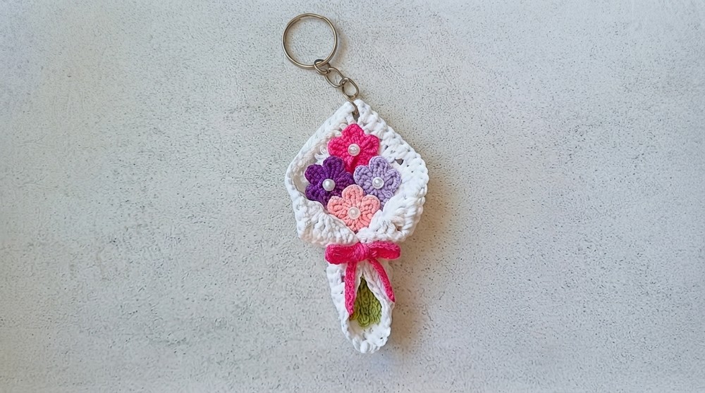 Adorable Flower Bouquet Keychain
