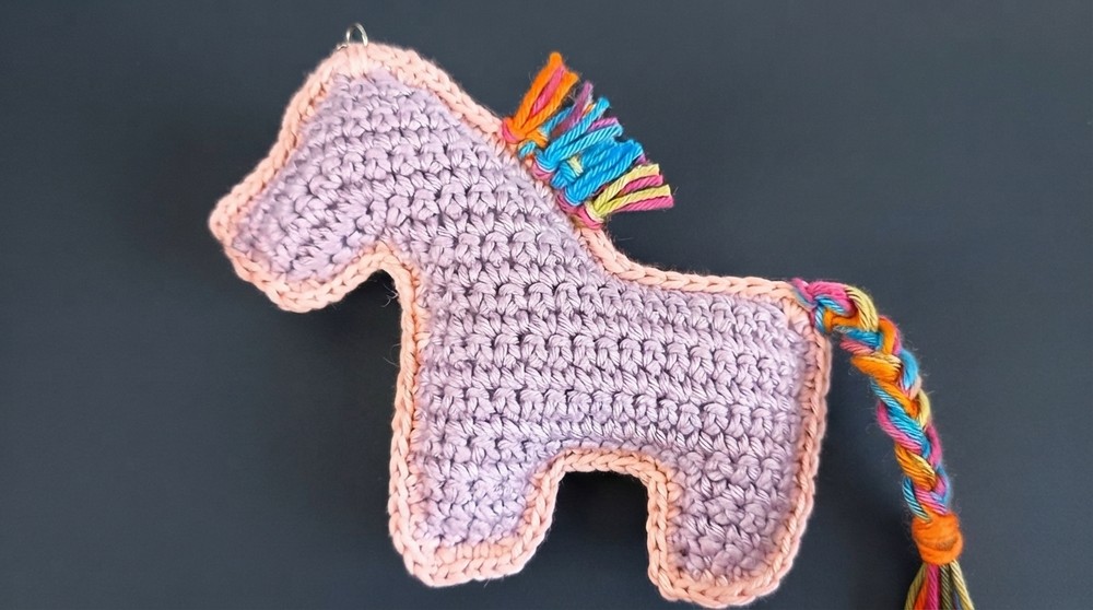 Crochet Cutest Horse Keychain Pattern (2)