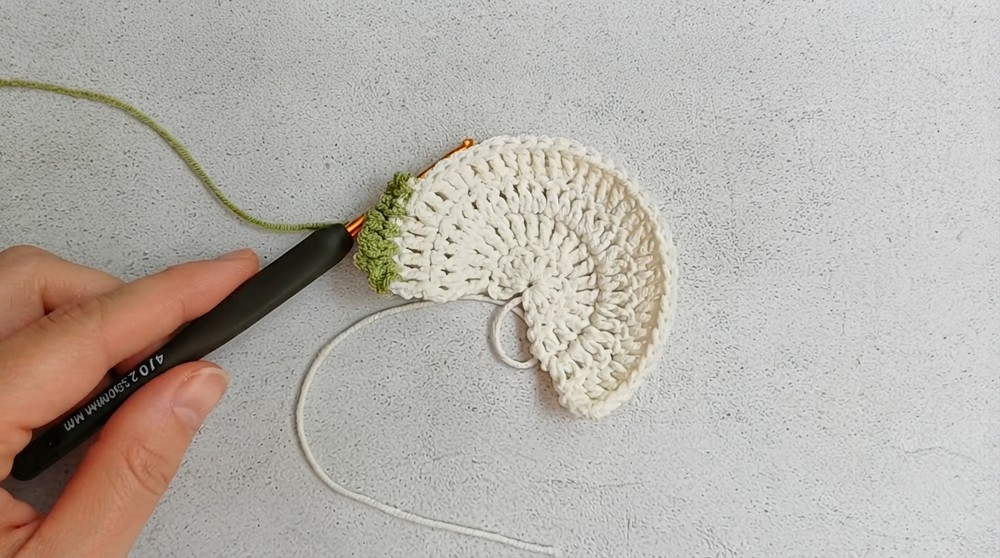 Crochet Flower Bouquet Keychain