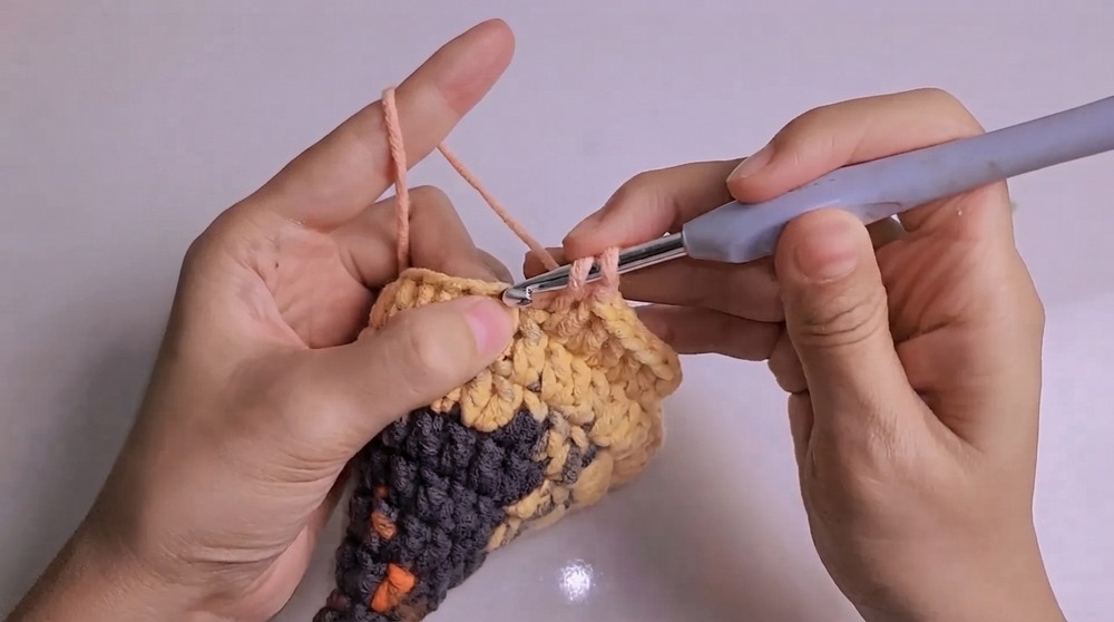 Crochet a Super Cute Rainbow Elf Hat Easy Multicolor Elf Hat Tutorial (3)