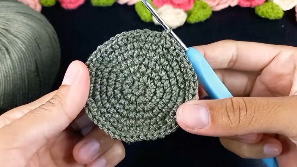 _CUTEST CROCHET FLOWER KEYCHAIN