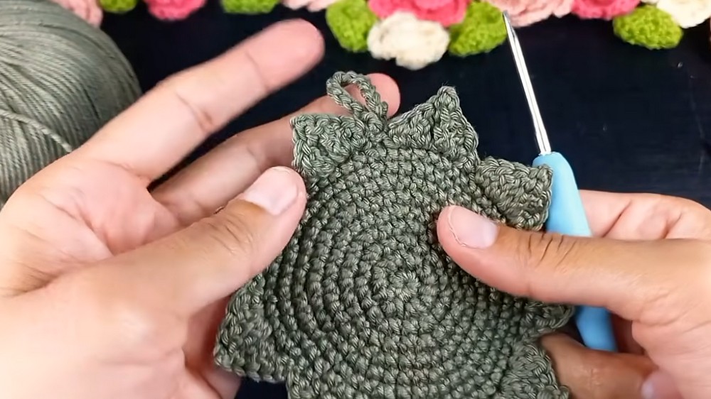 _CUTEST CROCHET FLOWER KEYCHAIN