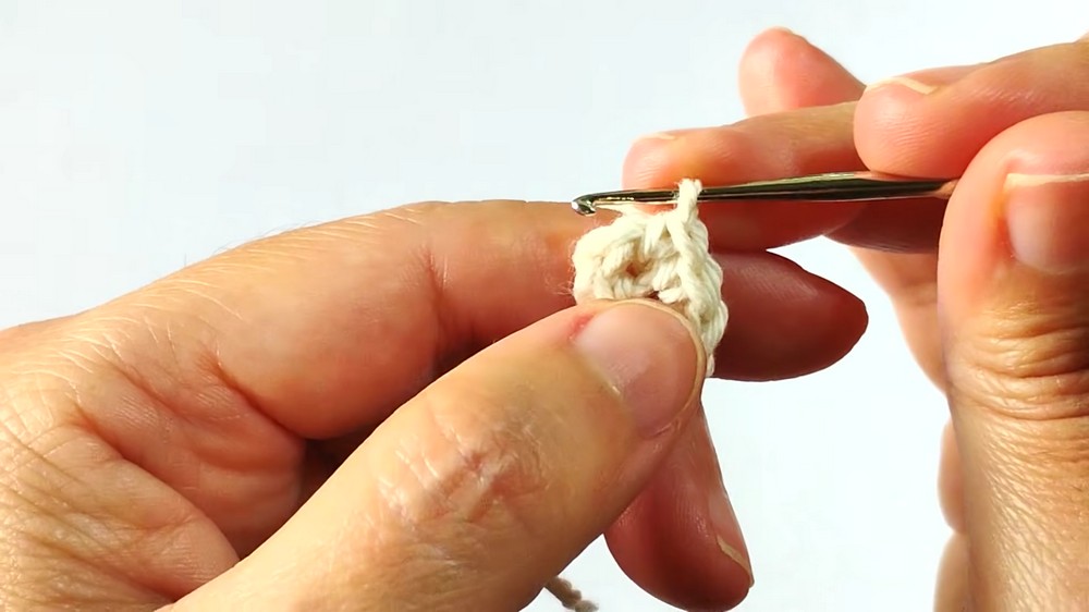 SO CUTE! Easy Crochet Kitten Bracelet Tutorial (3)