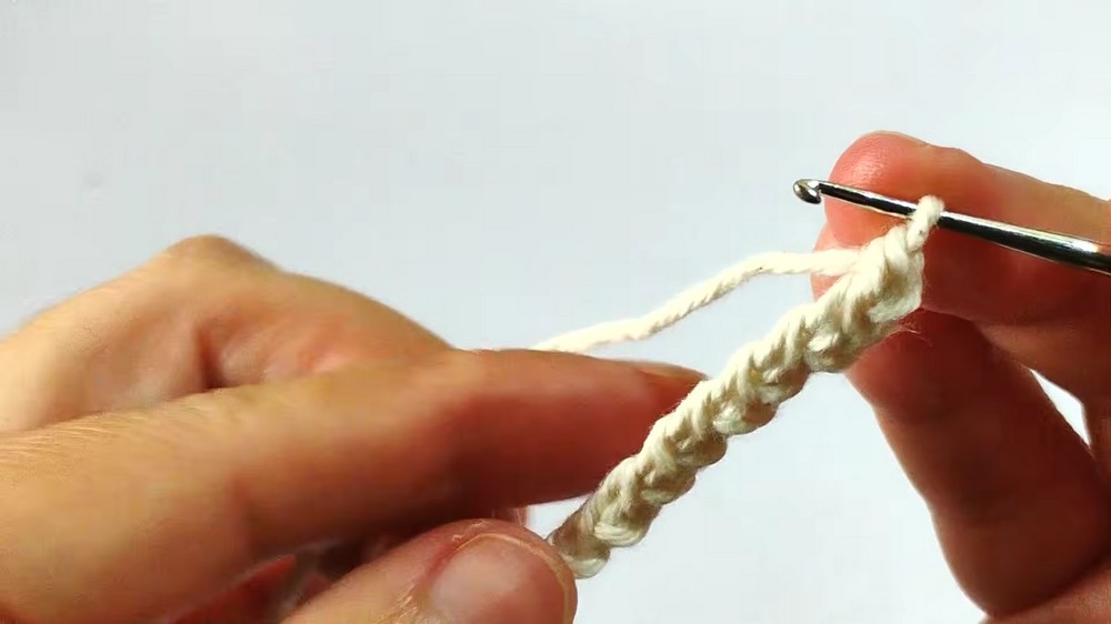 SO CUTE! Easy Crochet Kitten Bracelet Tutorial (5)