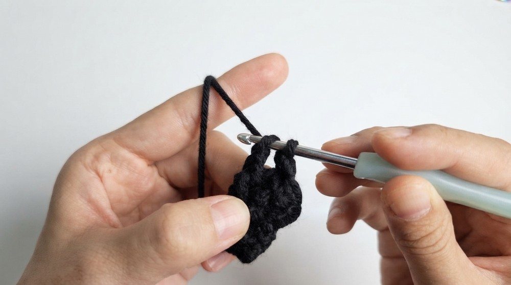 Super Easy Crochet Elf Hat Tutorial Crochet Elf Hat Tutorial (3)