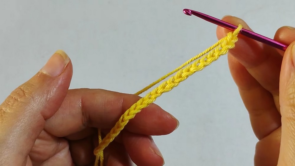The Cutest Crochet Cat Scrunchie on YouTube! Easy Step-by-Step (4)