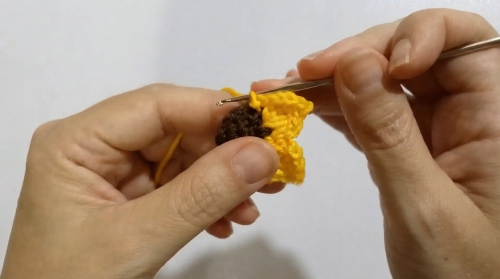[Very easy] Sunflower crochet earring (5)