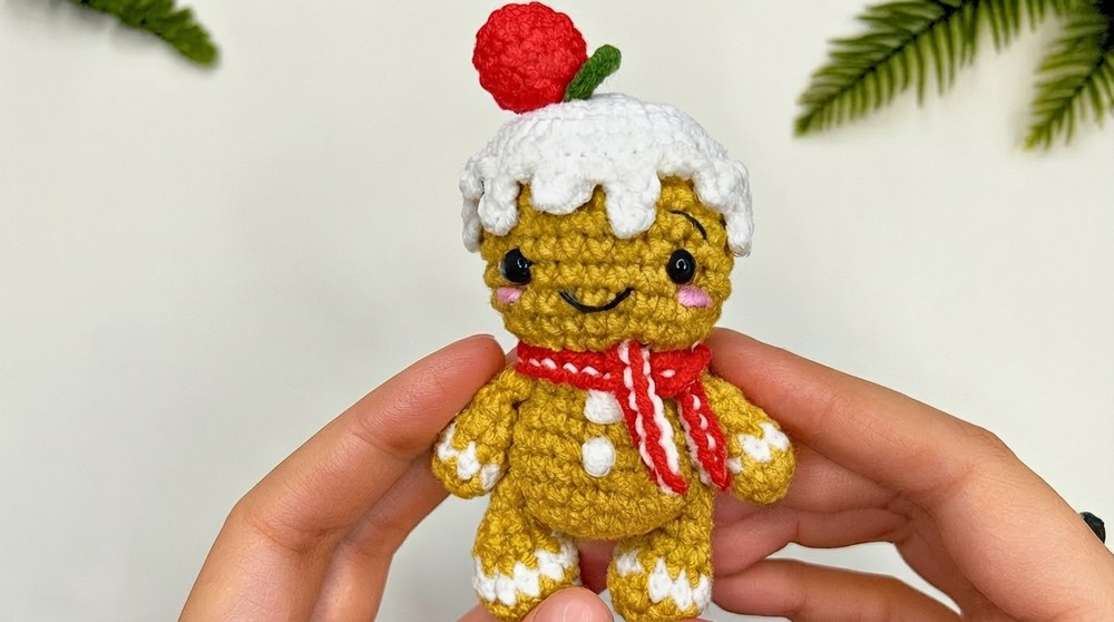 Gingerbread Man Crochet Tutorial Mini, Easy & No Sew! 2
