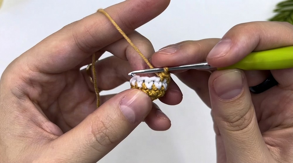 Gingerbread Man Crochet Tutorial Mini, Easy & No Sew! 3